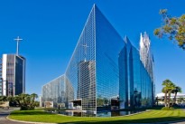 Хрустальный собор: самое крупное стеклянное здание в мире (Фото)