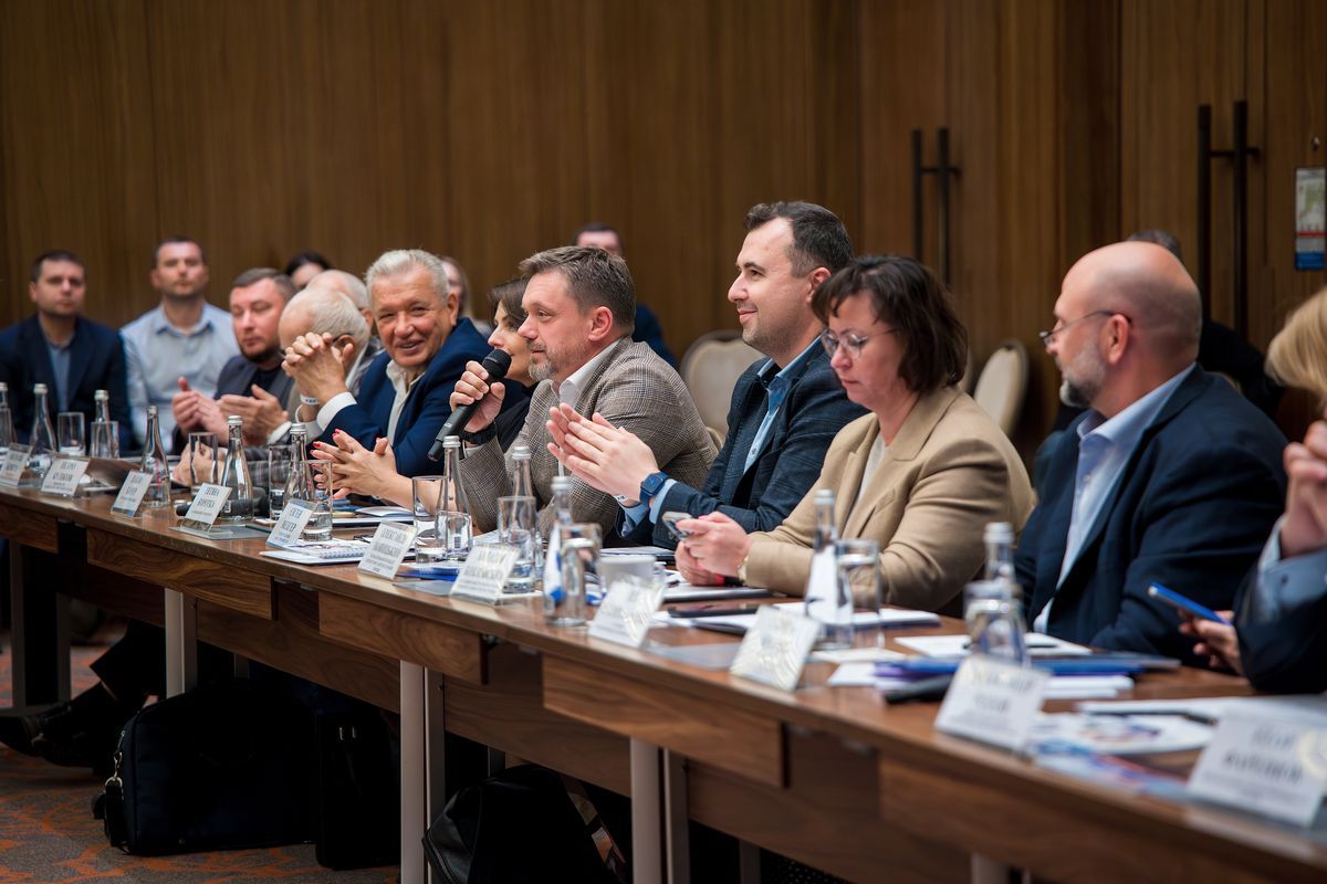 Євген Мецгер, Голова правління ПрАТ "УКРФІНЖИТЛО", презентував результати роботи програми єОселя на&nbsp;Business Day в рамках розширеного засідання Ради директорів КБУ