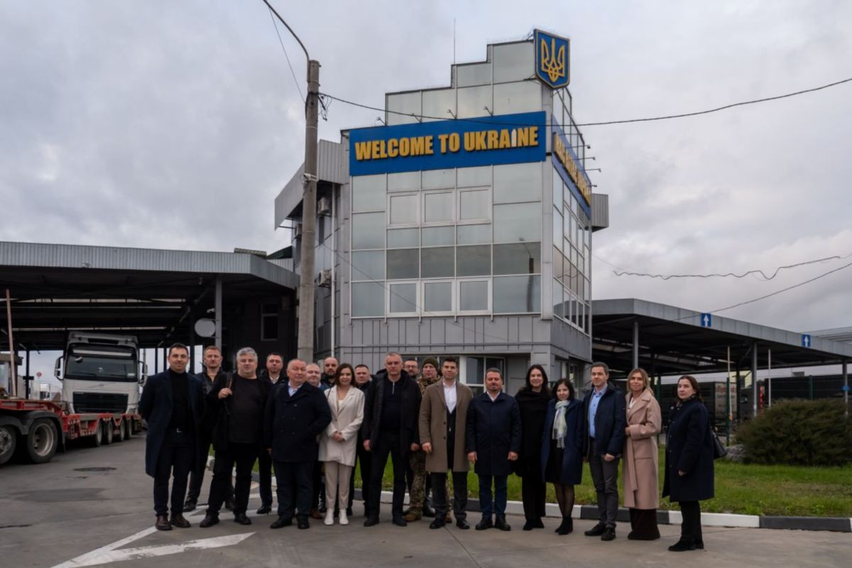 Будівництво швидкісної дороги та розширення кордону: Україна і Румунія підписали протокол