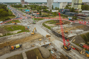 У Києві демонтували дві третини шляхопроводу біля метро 