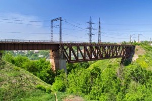 Укрзализныця отремонтирует 115-летний мост в Запорожской области