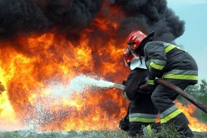 В Киеве многоэтажка горела, как спичка (фото)