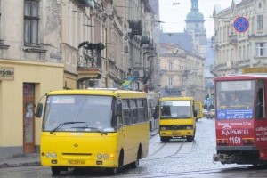 Підвищувати чи ні проїзд у маршрутках Львова, вирішать на громадських слуханнях