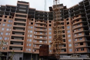 Многоэтажку под Киевом инвесторы достроили за свой счет