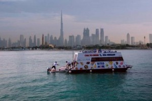 Никакого строительства: в Эмиратах открыли первый в мире плавучий супермаркет