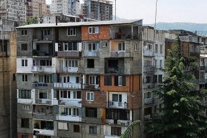 Посмотрим на чужой опыт: в Тбилиси собираются снести 700 хрущевок