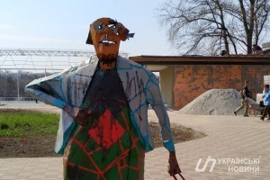 В Киеве вандалы изувечили знаменитую скульптуру (фото)