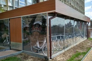 Для чиновників Вінниці облаштували велопарковку одразу біля міськради