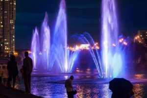 В Києві частково вимкнули Русанівські фонтани
