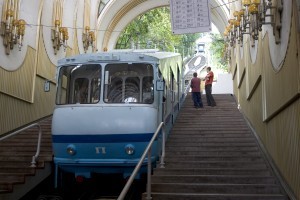 У Києві на місяць закрили один з улюблених видів транспорту гостей міста
