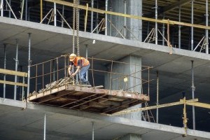 Майже чверть українських заробітчан працювали за кордоном на будівництві