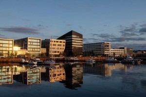 В Норвегии завершили строительство самого северного «энергопозитивного» здания в мире
