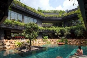 В Сінгапурі звели будинок у вигляді водоспаду (ФОТО)