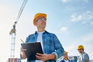 Як змінилась офіційна заробітня плата будівельників в серпні