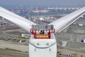 США запустят самую большую в мире ветровую турбину. Ее лопасти размером с футбольное поле (ФОТО)