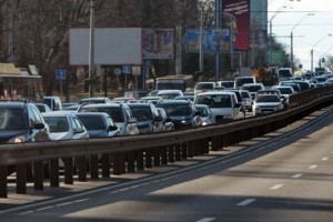 Київські дороги облаштують новими техзасобами регулювання, які убезпечать рух транспорту і пішоходів