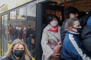 Маршрутники тимчасово відклали підвищення цін на проїзд в Києві. Що відомо