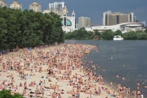 Какие киевские пляжи будут готовы к летнему сезону?