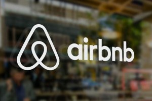 Airbnb скасував бронювання житла в Україні через дії шахраїв