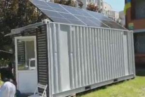 Будинок із вторсировини і сонячною панеллю на даху: у Бучі представили житло для ВПО (ВІДЕО)