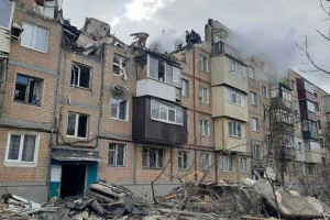 Колосальна цифра: близько 10% українців заявили, що їх житло зруйноване або пошкоджене