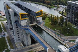 Дозволить долати перепад висот у 36 м: в Німеччині відкрито потужний судновий підйомник (ФОТО) (ФОТО)