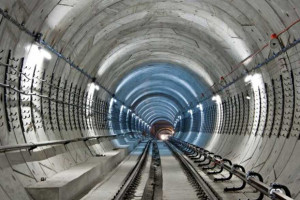 Влада Києва скоротила видатки на будівництво метро на Виноградар