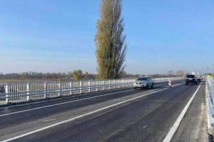 На Харківщині дорожники відкрили тимчасовий міст на дорозі державного значення