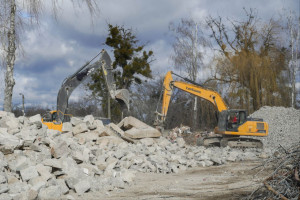 У Гостомелі почали відбудовувати житло з уламків зруйнованих будинків (ФОТО)