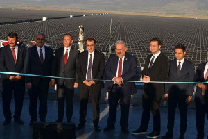 Розміром 2800 футбольних полів: найбільшу в Європі сонячну електростанцію відкрили у Туреччині  