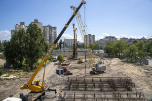 У Києві показали, як будують дворівневу розв'язку в Оболонському районі (ФОТО)