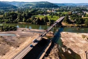 Один з найдовших тимчасових мостів в Україні: у Чернівецькій області відкрито міст через річку Прут (ФОТО)