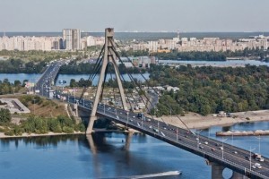 В Киеве ремонтируют мосты