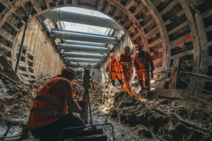 Заміна аварійної ділянки тунелю між станціями “Деміївська” та “Либідська”: на якому етапі роботи (ФОТО)