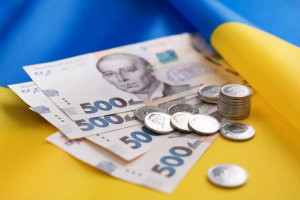 Кабмін оприлюднив планові розміри мінімальної зарплати і прожиткового мінімуму
