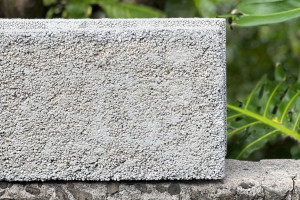 Компанія з Гаваїв виробляє будівельні блоки з відходів від дошок для серфінгу