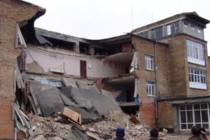 Обвал школы в Василькове: Украине грозит череда коммунальных катастроф