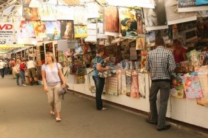 Популярный киевский рынок частично закрыли на ремонт на целое лето