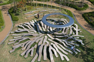 Створено вуличні меблі, натхненні математичною моделлю (ФОТО)