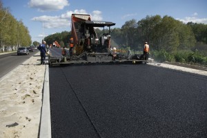 За новым кредитом на строительство дорог Украина идет на Восток