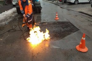 В Киеве начался сезон ремонта дорог