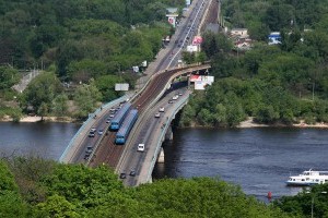В Киеве ищут подрядчика на ремонт моста Метро