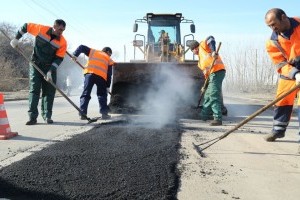 Ремонтировать дороги в Украине хотят 50 компаний из разных стран мира