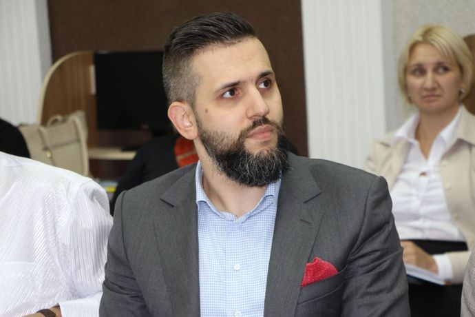 Максим Нефедов