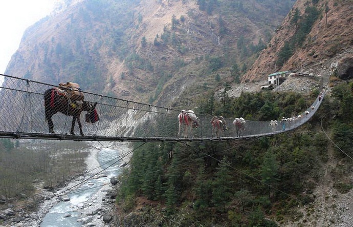 Необычные мосты, Висячий мост в Непале