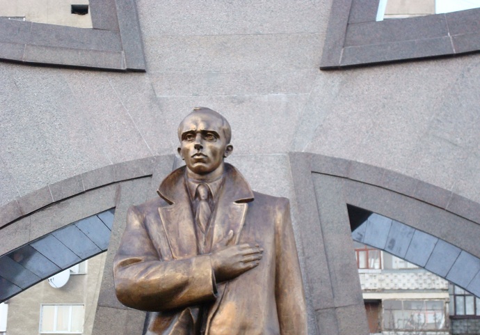 памятник Бандере, Степан Бандера