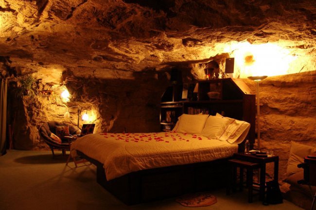 Отель в пещере