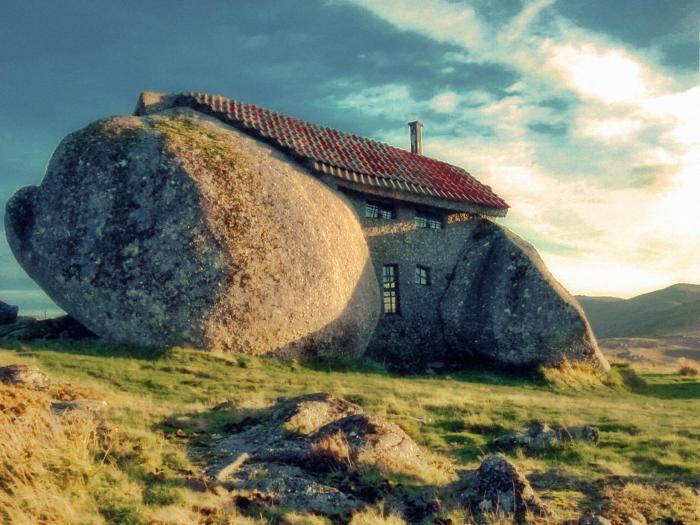 Дом в камне (Португалия)