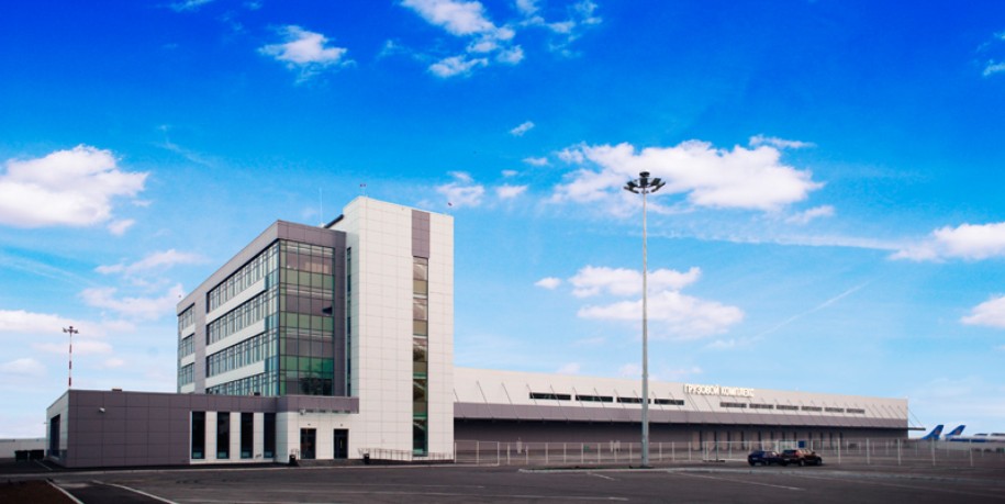 Аэропорт грузовой терминал телефон. Грузовой терминал Кольцово. Аэропорт Кольцово. Аэропорт Кольцово терминал а. Грузовой терминал аэропорта.