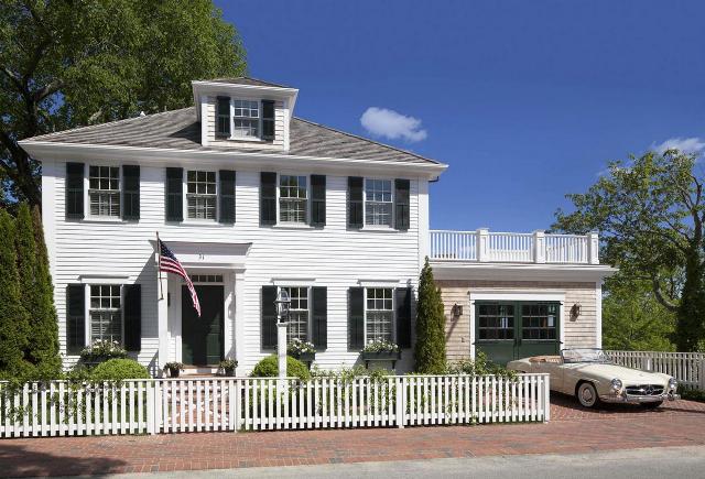 Частный дом, Америка, мыс Кейп-Код, Массачусетс, 31 South Water Street, американский флаг, фасад, ставни, покатая крыша, мечта американца, Patrick Ahearn Architect 